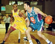 Jean-Philippe Mthlie (CSP) retrouvera cette saison Didier Gadou et Pau-Orthez. - AFP - Michel HERMANS
