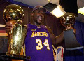 O'Neal et les Lakers partent pour conqurir leur 3e titre conscutif. - AFP - Stan HONDA